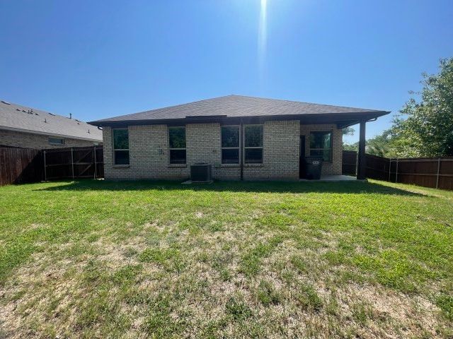 2607 Golden Bell Drive, Glenn Heights, TX 75154