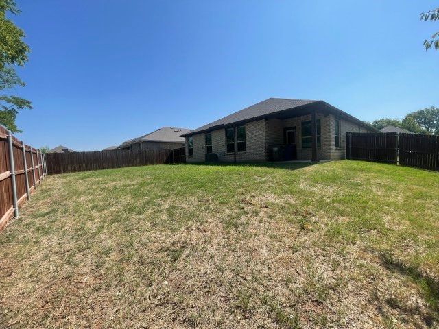 2607 Golden Bell Drive, Glenn Heights, TX 75154