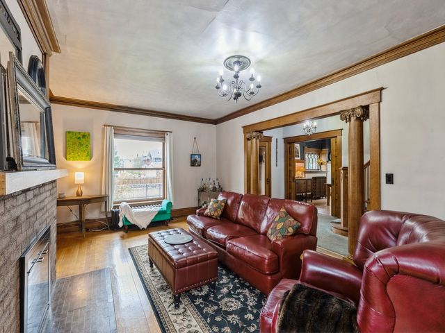 1080 31st Street, Des Moines, IA 50311