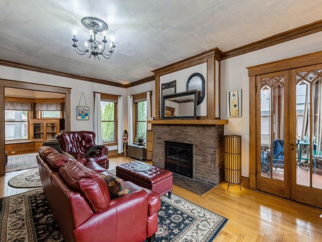 1080 31st Street, Des Moines, IA 50311