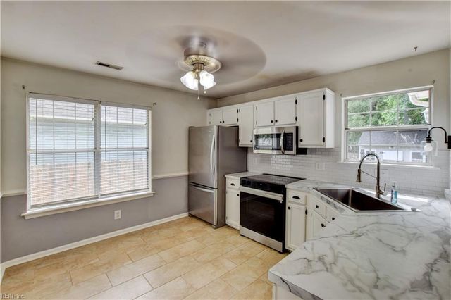 117 Poplar Grove CRES, Suffolk, VA 23434