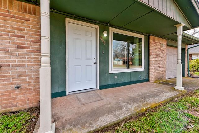 808 Hawks Nest Drive, Norman, OK 73072