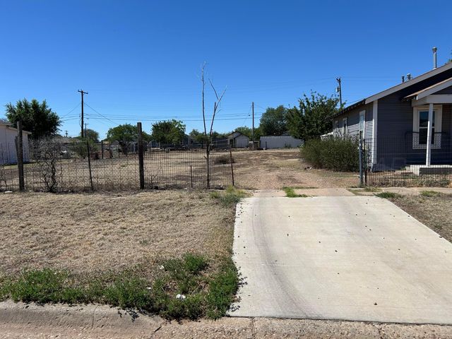 2407 NW 3rd Avenue, Amarillo, TX 79106