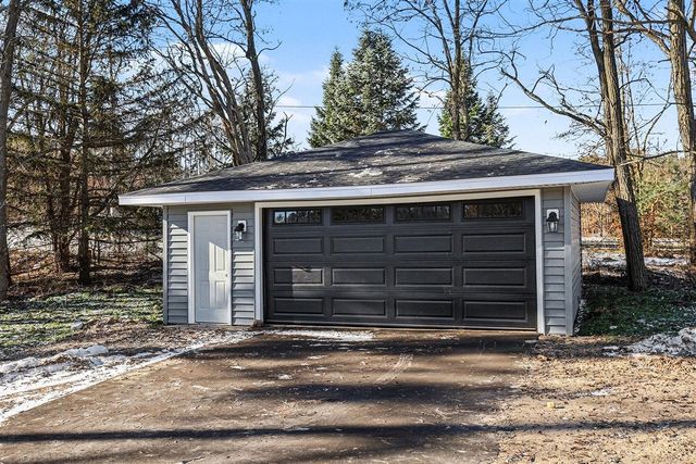 2821 14 Mile Rd, Sparta, MI 49345