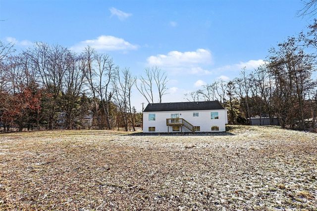 2821 14 Mile Rd, Sparta, MI 49345