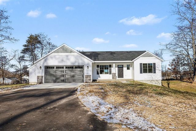 2821 14 Mile Rd, Sparta, MI 49345