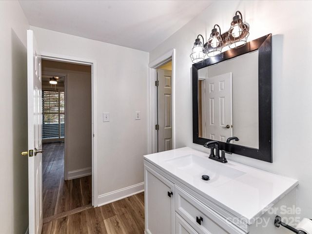 1300 Reece Road 111, Charlotte, NC 28209