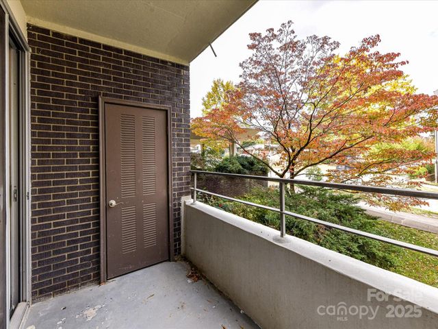 1300 Reece Road 111, Charlotte, NC 28209