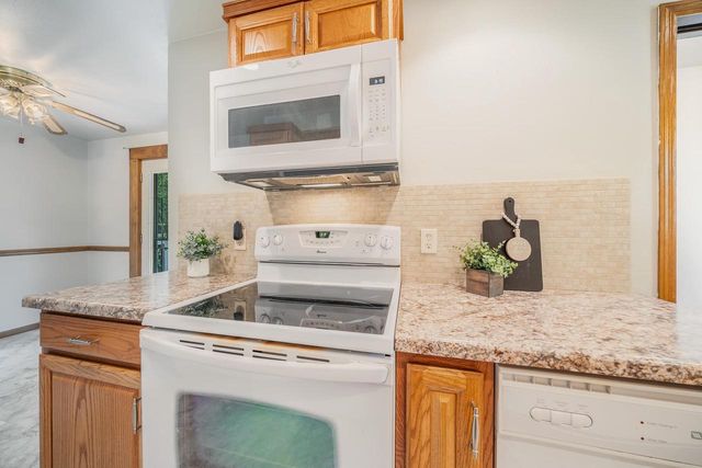 304 MAPLE DRIVE, Appleton, WI 54913