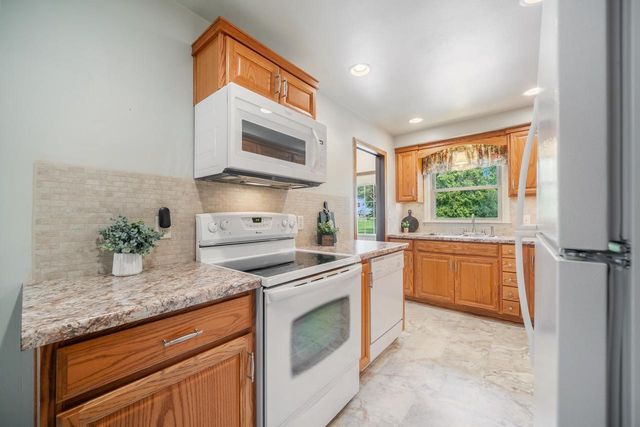 304 MAPLE DRIVE, Appleton, WI 54913