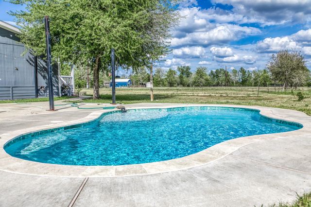 3437 Brown College Lane, Washington, TX 77880
