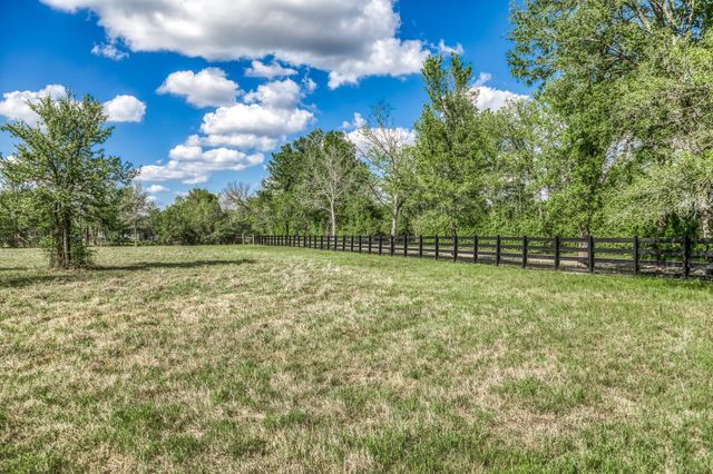 3437 Brown College Lane, Washington, TX 77880