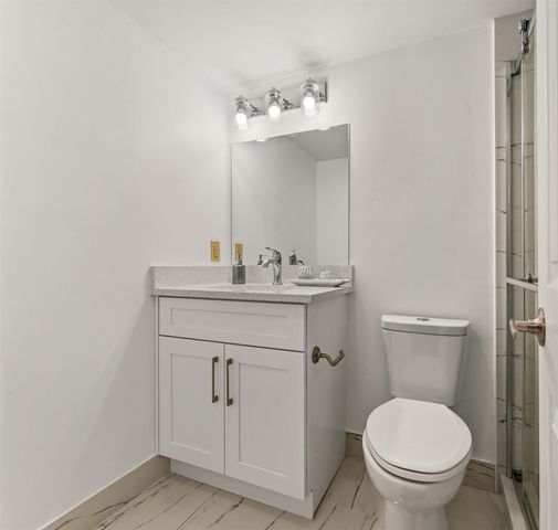 126 Southampton B, West Palm Beach, FL 33417