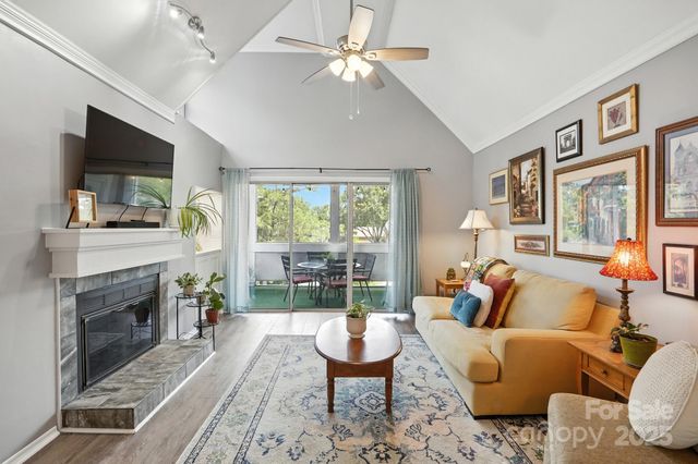 9225 Ravenwing Drive, Charlotte, NC 28262