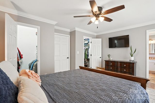 9225 Ravenwing Drive, Charlotte, NC 28262