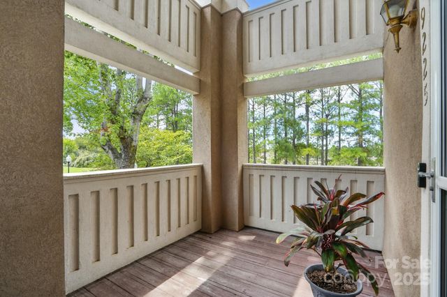 9225 Ravenwing Drive, Charlotte, NC 28262