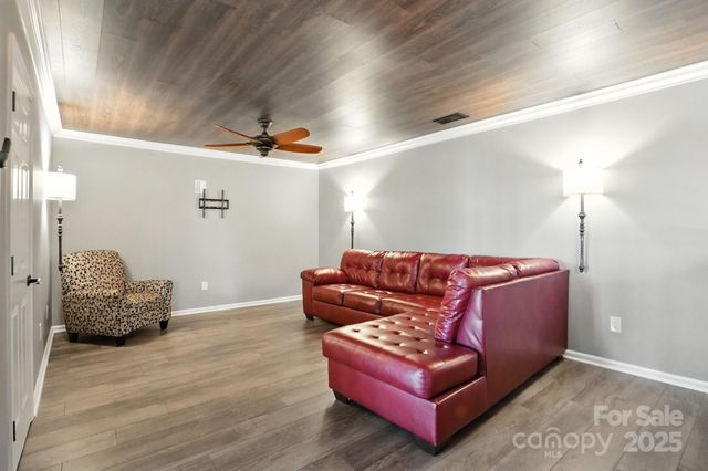 9225 Ravenwing Drive, Charlotte, NC 28262