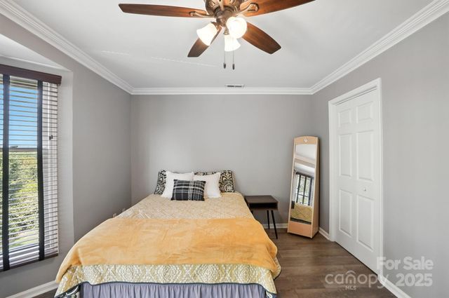 9225 Ravenwing Drive, Charlotte, NC 28262