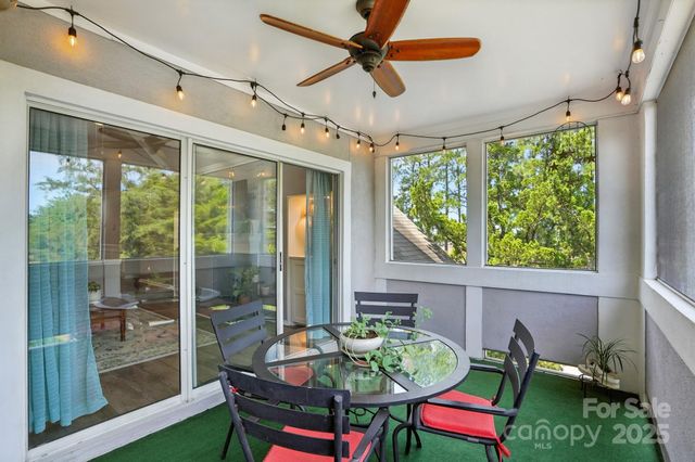 9225 Ravenwing Drive, Charlotte, NC 28262