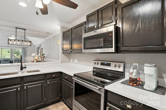 9225 Ravenwing Drive, Charlotte, NC 28262