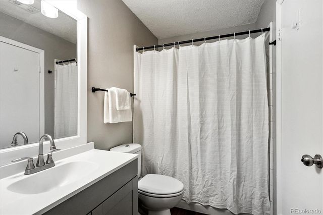 7220 S Gaylord Street B17, Littleton, CO 80122