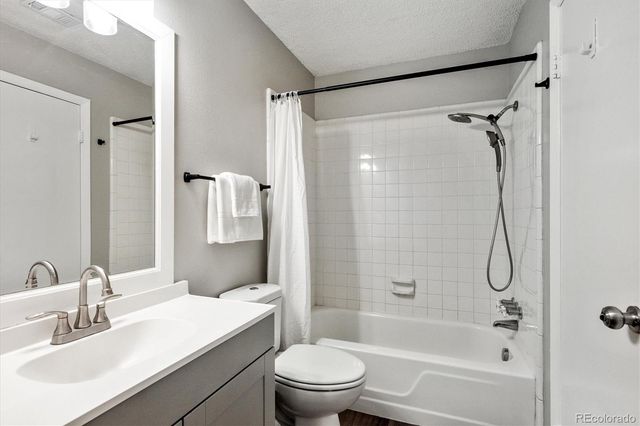 7220 S Gaylord Street B17, Littleton, CO 80122