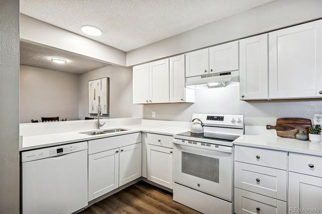 7220 S Gaylord Street B17, Littleton, CO 80122