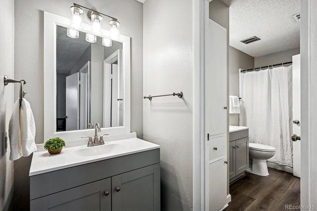 7220 S Gaylord Street B17, Littleton, CO 80122