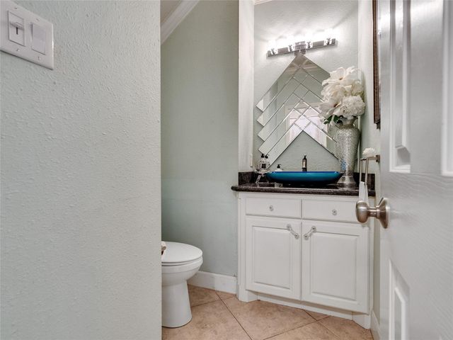 1410 Noble Glen Drive, Fresno, TX 77545