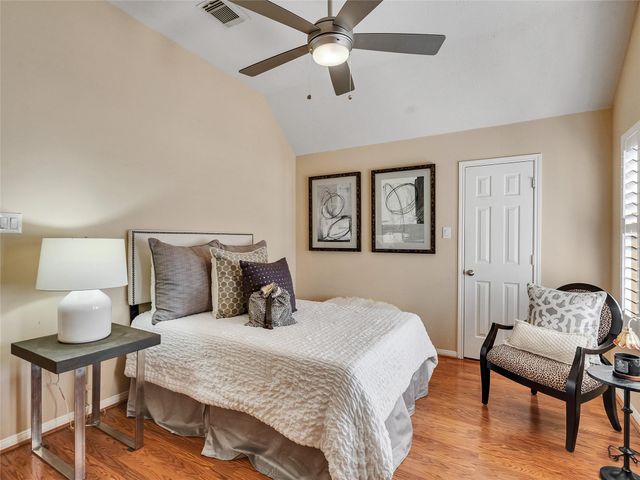 1410 Noble Glen Drive, Fresno, TX 77545