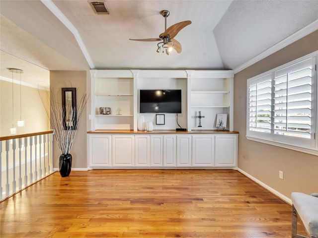 1410 Noble Glen Drive, Fresno, TX 77545