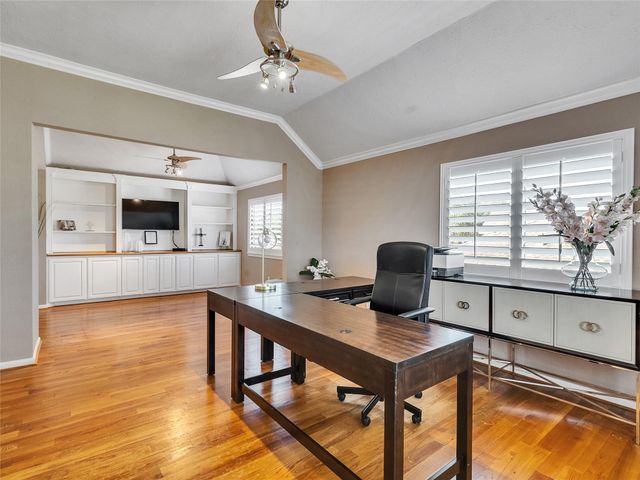 1410 Noble Glen Drive, Fresno, TX 77545