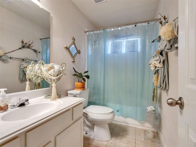 1410 Noble Glen Drive, Fresno, TX 77545