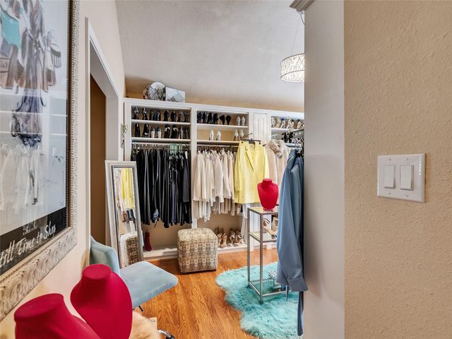 1410 Noble Glen Drive, Fresno, TX 77545