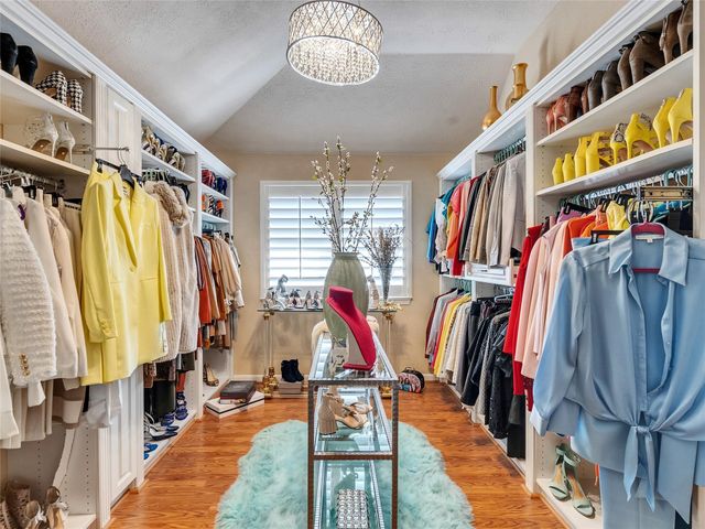 1410 Noble Glen Drive, Fresno, TX 77545