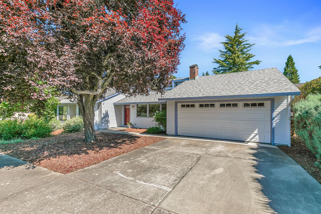 3559 Michael Park Drive, Medford, OR 97504