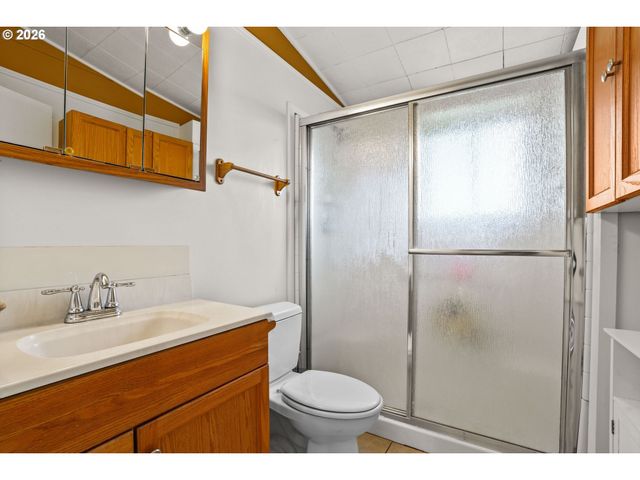 82481 GREENWOOD St, Creswell, OR 97426