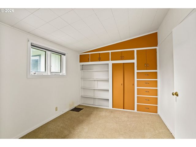 82481 GREENWOOD St, Creswell, OR 97426