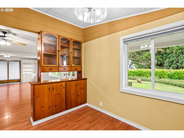 82481 GREENWOOD St, Creswell, OR 97426