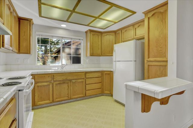 353 Vistamont Dr, Grass Valley, CA 95945