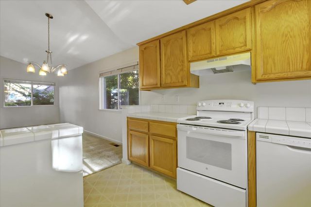 353 Vistamont Dr, Grass Valley, CA 95945