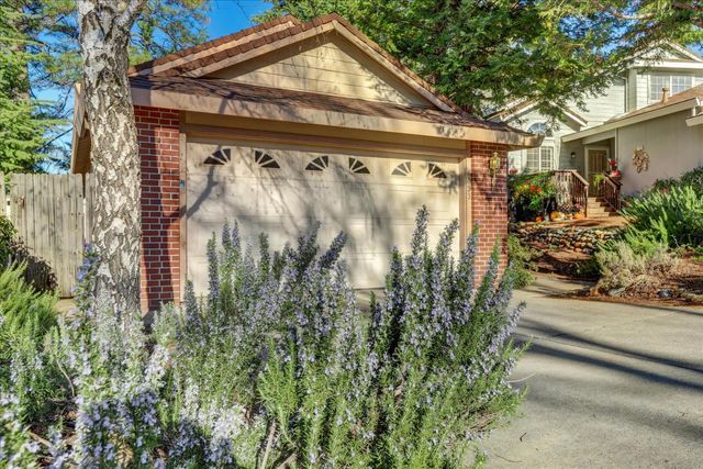353 Vistamont Dr, Grass Valley, CA 95945