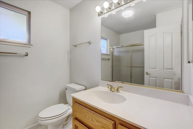 353 Vistamont Dr, Grass Valley, CA 95945