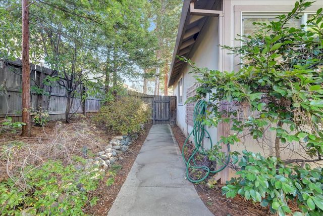 353 Vistamont Dr, Grass Valley, CA 95945