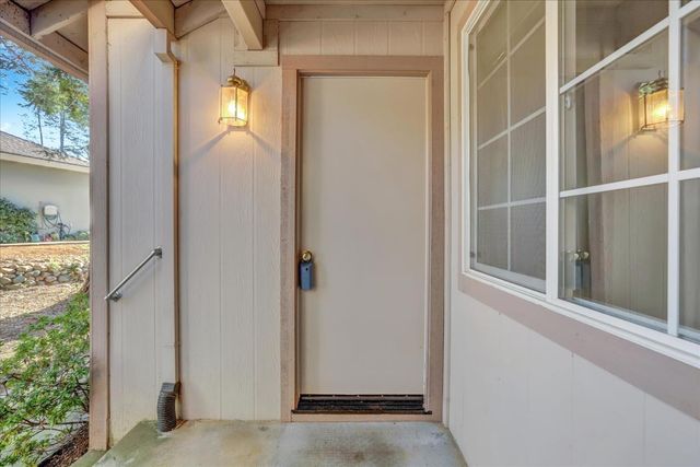 353 Vistamont Dr, Grass Valley, CA 95945