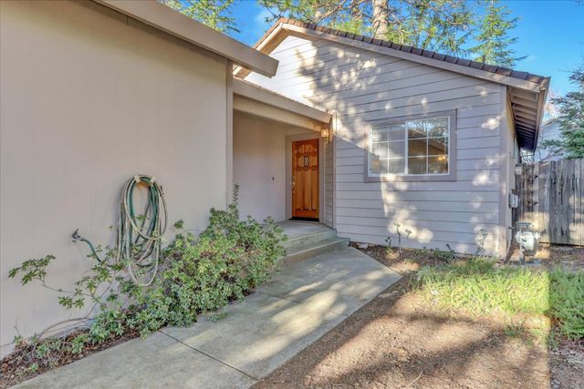 353 Vistamont Dr, Grass Valley, CA 95945