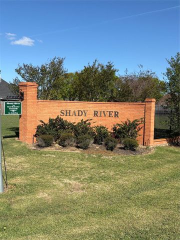 702 Shady River Road, La Porte, TX 77571