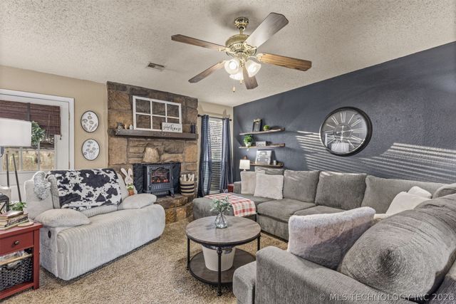 13981 S 283rd East Avenue, Coweta, OK 74429