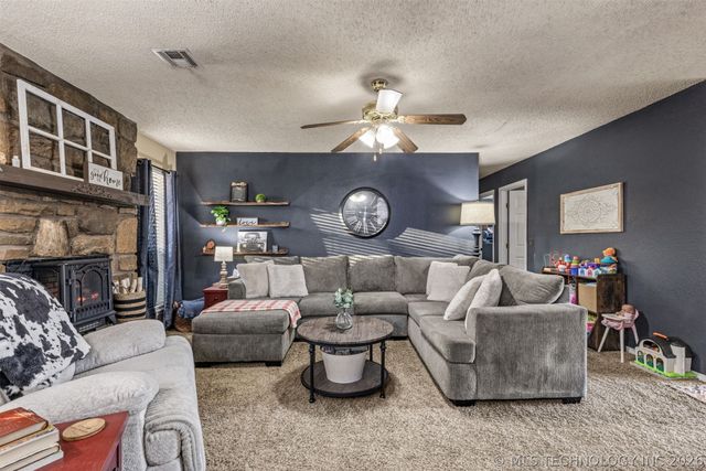 13981 S 283rd East Avenue, Coweta, OK 74429