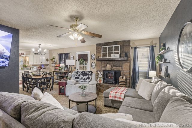 13981 S 283rd East Avenue, Coweta, OK 74429